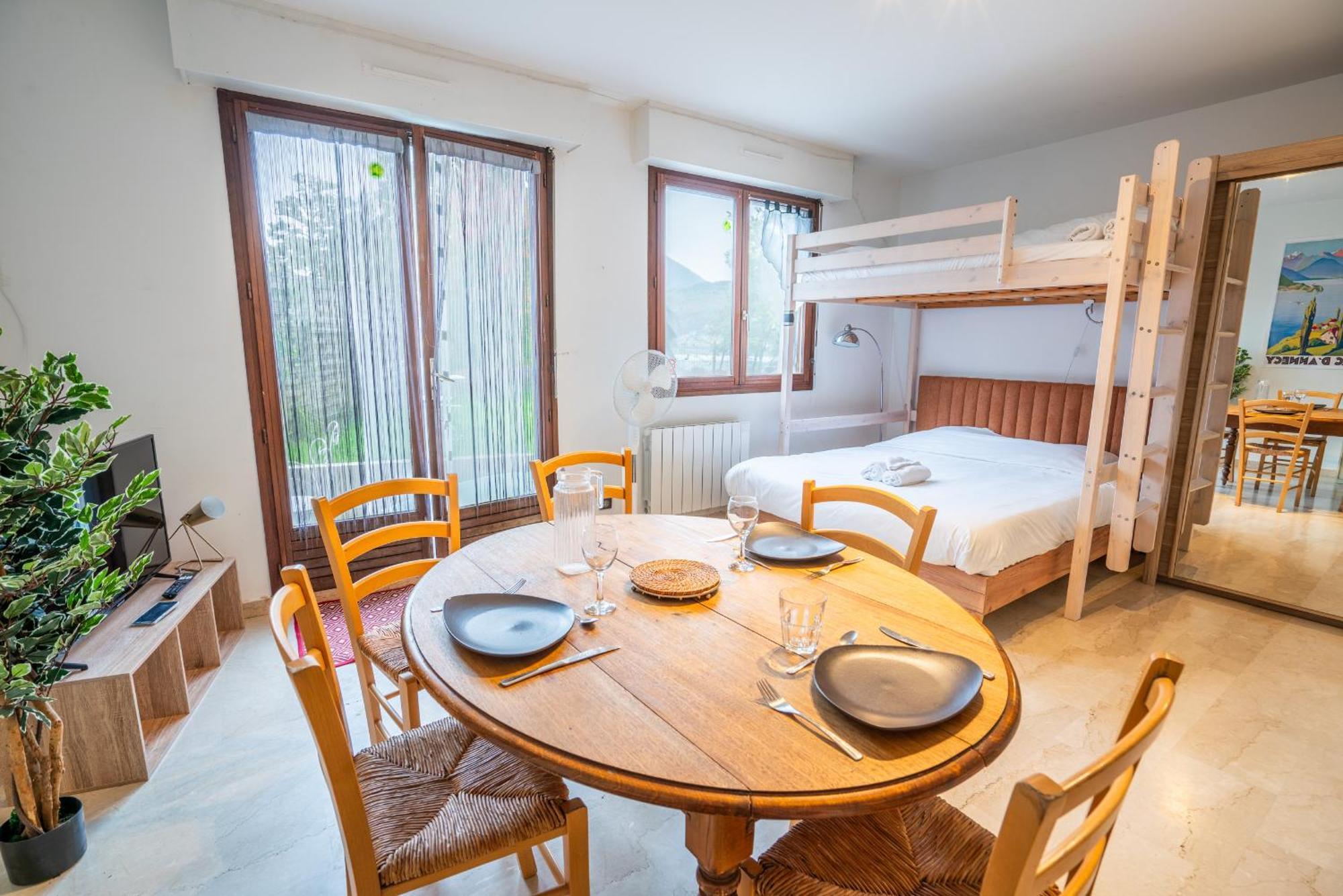 Cabana&les Pieds Dans L'eau Appartement Duingt